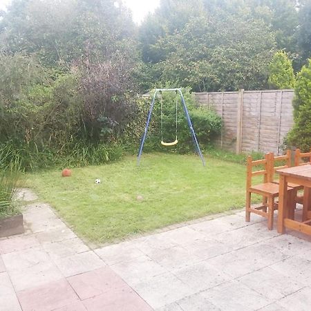 Ashford Holiday Home Smithy Drive Sleeps 5 Free Wifi And Vehicle Parking Kingsnorth Dış mekan fotoğraf