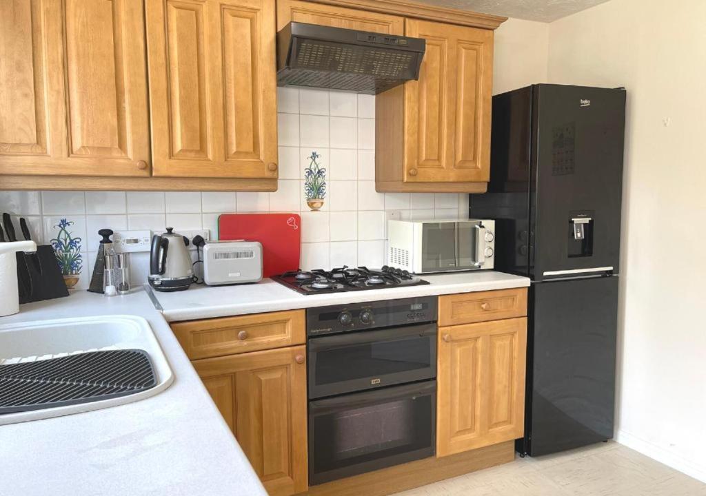 Ashford Holiday Home Smithy Drive Sleeps 5 Free Wifi And Vehicle Parking Kingsnorth Dış mekan fotoğraf