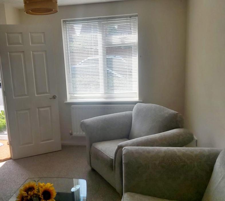 Ashford Holiday Home Smithy Drive Sleeps 5 Free Wifi And Vehicle Parking Kingsnorth Dış mekan fotoğraf