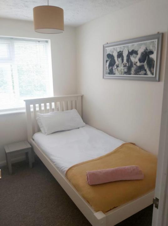 Ashford Holiday Home Smithy Drive Sleeps 5 Free Wifi And Vehicle Parking Kingsnorth Dış mekan fotoğraf