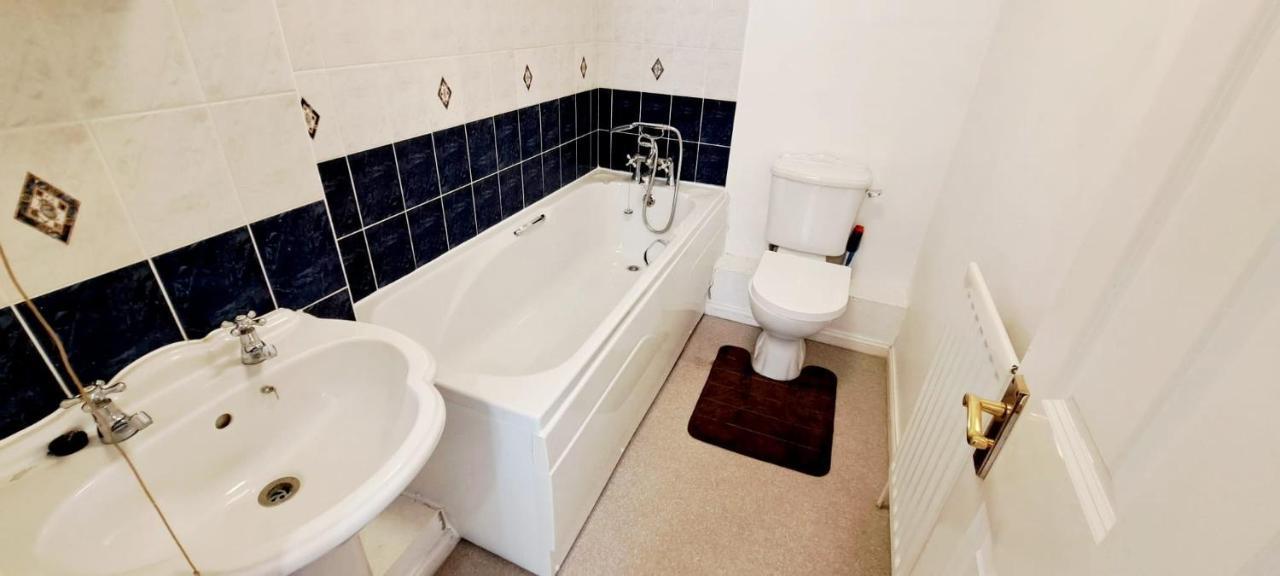 Ashford Holiday Home Smithy Drive Sleeps 5 Free Wifi And Vehicle Parking Kingsnorth Dış mekan fotoğraf